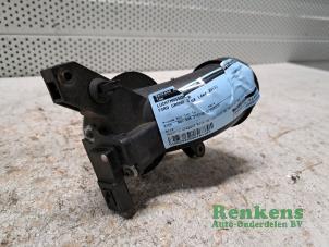 Gebruikte Luchtmassameter Ford Grand C-Max (DXA) 1.0 Ti-VCT EcoBoost 12V 125 Prijs € 25,00 Margeregeling aangeboden door Renkens Auto-Onderdelen B.V.