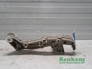 Gebruikte Draagarmsteun linksvoor Seat Altea (5P1) 2.0 FSI 16V Prijs € 25,00 Margeregeling aangeboden door Renkens Auto-Onderdelen B.V.