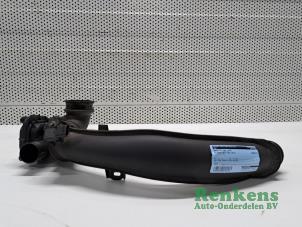 Gebruikte Aanzuigslang Lucht Peugeot RCZ (4J) 1.6 16V THP Prijs € 50,00 Margeregeling aangeboden door Renkens Auto-Onderdelen B.V.