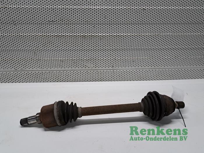 Aandrijfas links-voor van een Ford Focus 2 Wagon 1.4 16V 2006