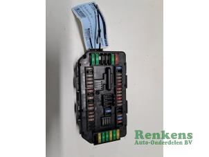 Gebruikte Zekeringkast BMW 4 serie Gran Coupe (F36) 418i 1.5 TwinPower Turbo 12V Prijs € 20,00 Margeregeling aangeboden door Renkens Auto-Onderdelen B.V.