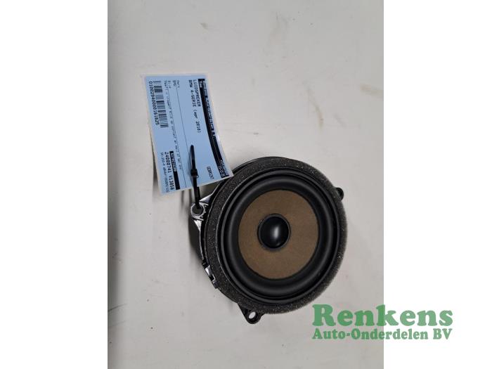 Gebruikte Luidspreker BMW 4 serie Gran Coupe (F36) 418i 1.5 TwinPower Turbo 12V Prijs € 25,00 Margeregeling aangeboden door Renkens Auto-Onderdelen B.V.