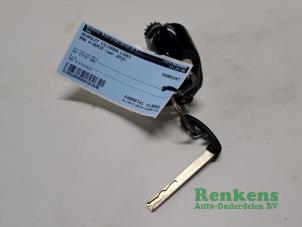 Gebruikte Cilinderslot Portier links BMW 4 serie Gran Coupe (F36) 418i 1.5 TwinPower Turbo 12V Prijs € 50,00 Margeregeling aangeboden door Renkens Auto-Onderdelen B.V.