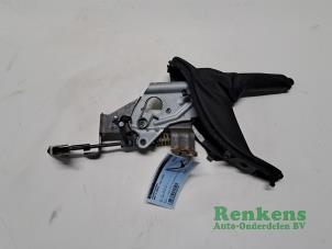 Gebruikte Handremhendel BMW 4 serie Gran Coupe (F36) 418i 1.5 TwinPower Turbo 12V Prijs op aanvraag aangeboden door Renkens Auto-Onderdelen B.V.