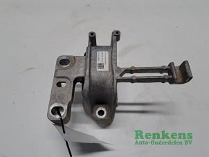 Gebruikte Motorsteun Volkswagen T-Cross 1.0 TSI 95 12V Prijs € 25,00 Margeregeling aangeboden door Renkens Auto-Onderdelen B.V.