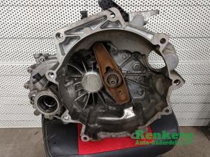 Gebruikte Versnellingsbak Seat Ibiza IV (6J5) 1.0 EcoTSI 12V Prijs € 400,00 Margeregeling aangeboden door Renkens Auto-Onderdelen B.V.