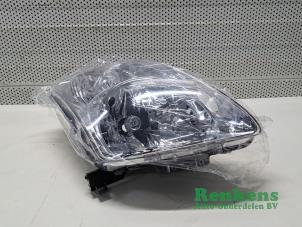 Gebruikte Rechter Koplamp Suzuki Swift (ZA/ZC/ZD1/2/3/9) Prijs € 60,00 Margeregeling aangeboden door Renkens Auto-Onderdelen B.V.