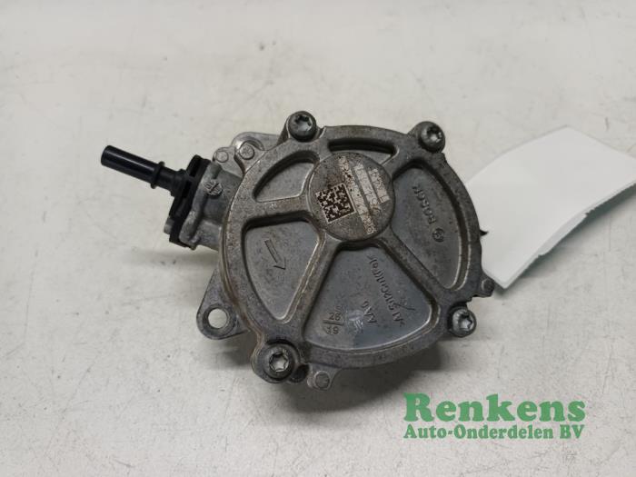 Gebruikte Vacuumpomp (Benzine) Opel Crossland (X) 1.2 Turbo 12V Prijs € 35,00 Margeregeling aangeboden door Renkens Auto-Onderdelen B.V.