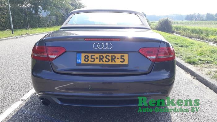 Gebruikte Uitlaat Einddemper Audi A5 Cabrio (8F7) 3.2 FSI V6 24V Prijs op aanvraag aangeboden door Renkens Auto-Onderdelen B.V.