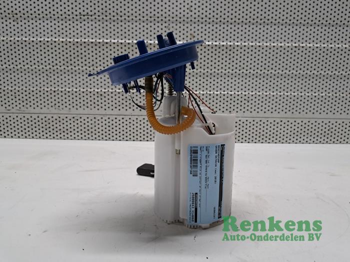 Gebruikte Benzinepomp Skoda Octavia Combi (5EAC) 1.0 TSI 12V Prijs € 40,00 Margeregeling aangeboden door Renkens Auto-Onderdelen B.V.