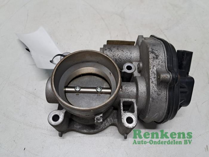 Gebruikte Gasklephuis Ford Focus 2 1.8 16V Flexifuel Prijs € 75,00 Margeregeling aangeboden door Renkens Auto-Onderdelen B.V.