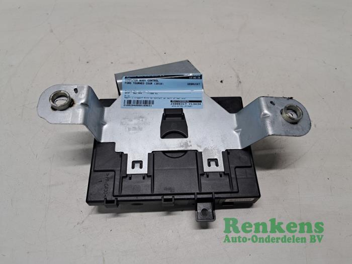 Gebruikte Bodycontrol Module Ford Tourneo Courier (JU2) 1.0 Ti-VCT EcoBoost 12V Prijs € 60,00 Margeregeling aangeboden door Renkens Auto-Onderdelen B.V.