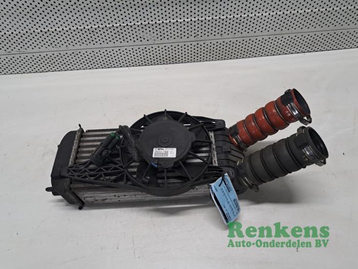 Gebruikte Intercooler Citroen DS3 (SA) 1.6 16V VTS THP 155 Prijs € 50,00 Margeregeling aangeboden door Renkens Auto-Onderdelen B.V.
