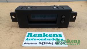 Gebruikte Display Interieur Opel Corsa C (F08/68) 1.7 DI 16V Prijs € 20,00 Margeregeling aangeboden door Renkens Auto-Onderdelen B.V.