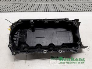 Gebruikte Kleppendeksel Dacia Sandero I (BS) 1.2 16V Prijs € 30,00 Margeregeling aangeboden door Renkens Auto-Onderdelen B.V.