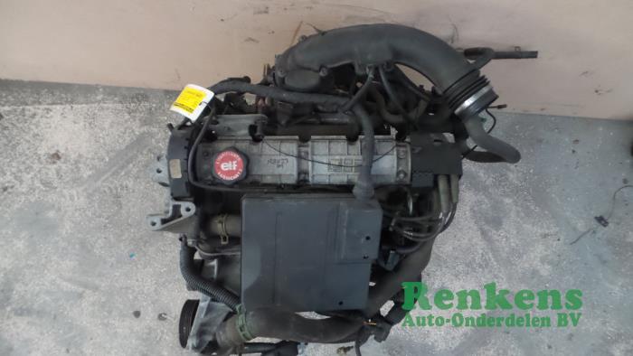 Motor van een Renault Laguna I (B56) 1.8 RN,RT 1996