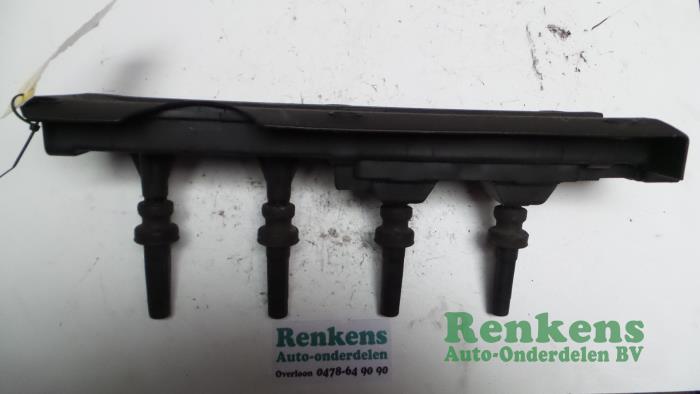 Gebruikte Bobine Peugeot 406 Prijs € 40,00 Margeregeling aangeboden door Renkens Auto-Onderdelen B.V.