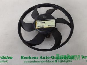 Gebruikte Koelvin Motor Fiat Idea (350AX) 1.4 16V Prijs € 35,00 Margeregeling aangeboden door Renkens Auto-Onderdelen B.V.