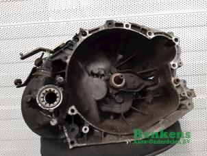 Gebruikte Versnellingsbak Peugeot 206 (2A/C/H/J/S) 1.9 D Prijs € 125,00 Margeregeling aangeboden door Renkens Auto-Onderdelen B.V.