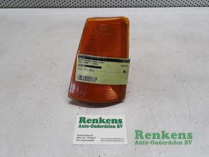 Gebruikte Richtingaanwijzer links Opel Kadett E (33/34/43/44) 1.4 i L,LS,GL Prijs € 10,00 Margeregeling aangeboden door Renkens Auto-Onderdelen B.V.
