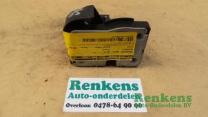 Gebruikte Portierslot Mechaniek 2deurs rechts Renault Clio Prijs € 25,00 Margeregeling aangeboden door Renkens Auto-Onderdelen B.V.