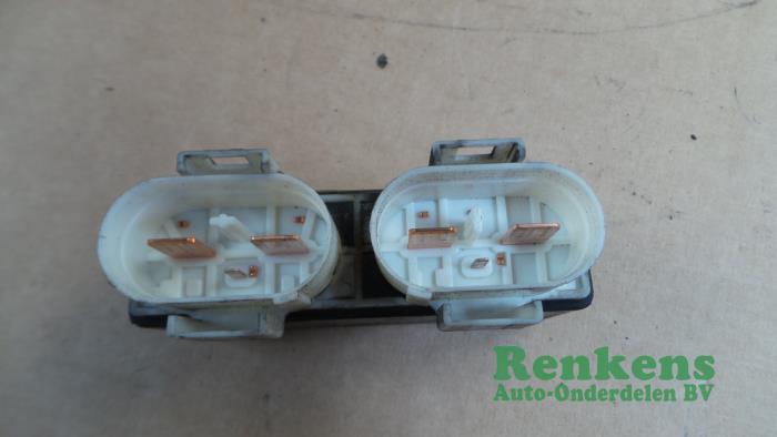 Gebruikte Computer Koeling Volkswagen Transporter T4 1.9 TD Prijs € 10,00 Margeregeling aangeboden door Renkens Auto-Onderdelen B.V.
