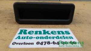 Gebruikte Display Interieur Opel Kadett E (33/34/43/44) 2.0 GSi 16V Prijs € 15,00 Margeregeling aangeboden door Renkens Auto-Onderdelen B.V.