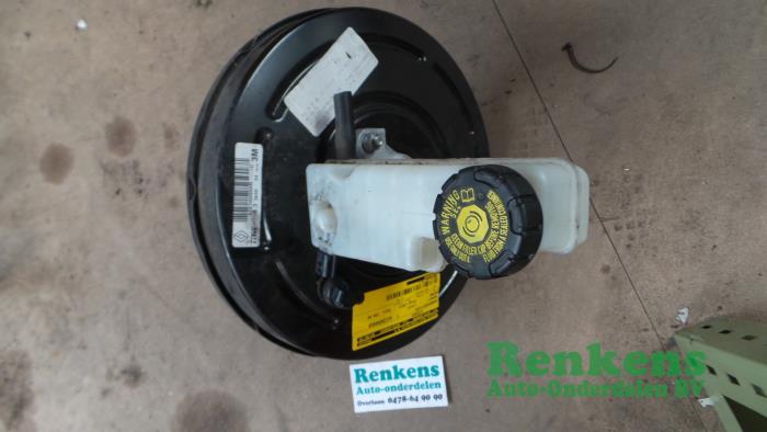 Gebruikte Rembekrachtiger Renault Megane III Grandtour (KZ) 1.5 dCi 90 Prijs € 100,00 Margeregeling aangeboden door Renkens Auto-Onderdelen B.V.