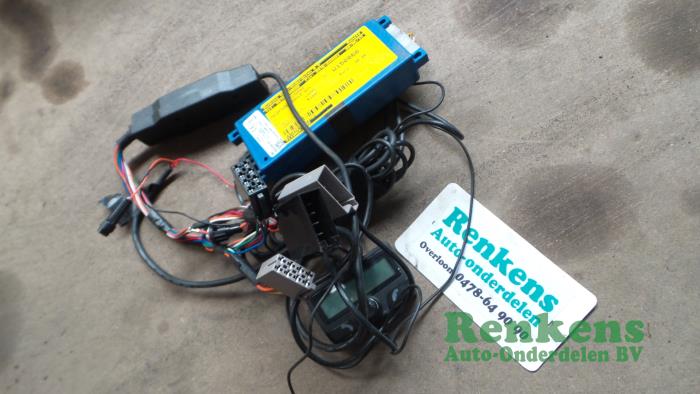 Gebruikte Module Telefoon (diversen) Renault Megane III Grandtour (KZ) 1.5 dCi 90 Prijs € 35,00 Margeregeling aangeboden door Renkens Auto-Onderdelen B.V.
