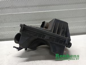 Gebruikte Luchtfilterhuis Opel Zafira (M75) 1.7 CDTi 16V Prijs € 30,00 Margeregeling aangeboden door Renkens Auto-Onderdelen B.V.