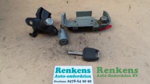 Gebruikte Set Cilindersloten (compleet) Opel Vectra Prijs € 50,00 Margeregeling aangeboden door Renkens Auto-Onderdelen B.V.