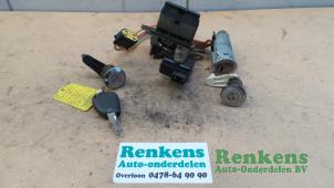 Gebruikte Cilinderslotenset (compleet) Renault Megane Prijs € 50,00 Margeregeling aangeboden door Renkens Auto-Onderdelen B.V.