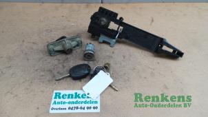 Gebruikte Cilinderslotenset (compleet) Ford Mondeo Prijs € 60,00 Margeregeling aangeboden door Renkens Auto-Onderdelen B.V.