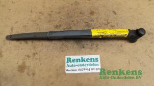 Gebruikte Ruitenwisserarm achter Volkswagen Fox (5Z) 1.2 Prijs € 15,00 Margeregeling aangeboden door Renkens Auto-Onderdelen B.V.