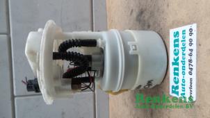 Gebruikte Benzinepomp Dacia Sandero I (BS) 1.6 Prijs € 60,00 Margeregeling aangeboden door Renkens Auto-Onderdelen B.V.