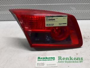 Gebruikte Achterlicht links Renault Vel Satis (BJ) 2.2 dCi 150 16V Prijs € 25,00 Margeregeling aangeboden door Renkens Auto-Onderdelen B.V.