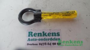 Gebruikte Sleepoog voor Renault Vel Satis (BJ) 2.2 dCi 150 16V Prijs € 15,00 Margeregeling aangeboden door Renkens Auto-Onderdelen B.V.