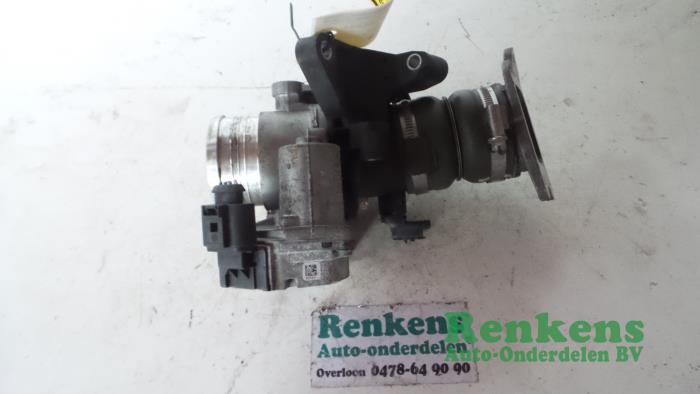 Gebruikte Gasklephuis Ford Focus 2 1.6 TDCi 16V 110 Prijs € 60,00 Margeregeling aangeboden door Renkens Auto-Onderdelen B.V.