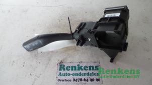 Gebruikte Pinker Schakelaar Audi A4 Quattro (B6) 2.5 TDI V6 Prijs € 25,00 Margeregeling aangeboden door Renkens Auto-Onderdelen B.V.