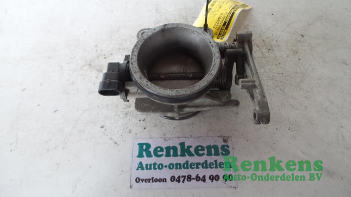 Gebruikte Gasklephuis Renault Scénic I (JA) 1.6 16V Prijs € 35,00 Margeregeling aangeboden door Renkens Auto-Onderdelen B.V.