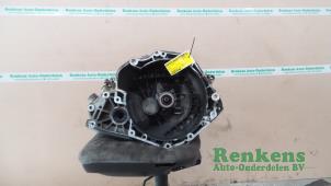 Gebruikte Versnellingsbak Opel Astra H (L48) 1.4 16V Twinport Prijs € 150,00 Margeregeling aangeboden door Renkens Auto-Onderdelen B.V.