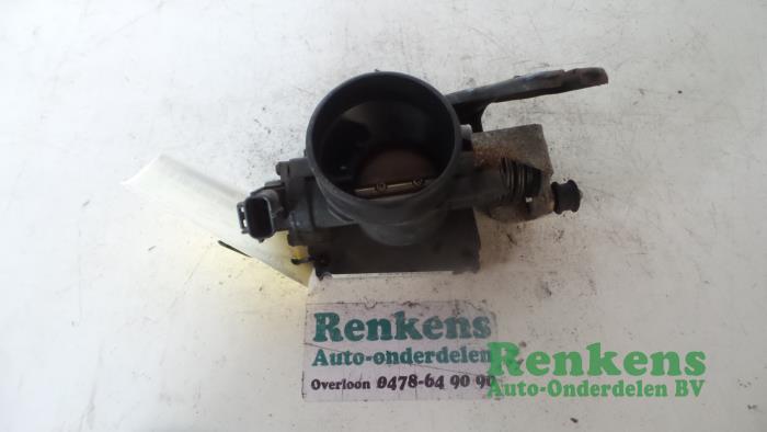 Gebruikte Gasklephuis Ford Focus 1 1.6 16V Prijs € 35,00 Margeregeling aangeboden door Renkens Auto-Onderdelen B.V.