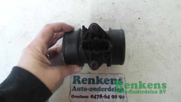 Gebruikte Luchtmassameter Opel Astra H (L48) 1.4 16V Twinport Prijs € 20,00 Margeregeling aangeboden door Renkens Auto-Onderdelen B.V.