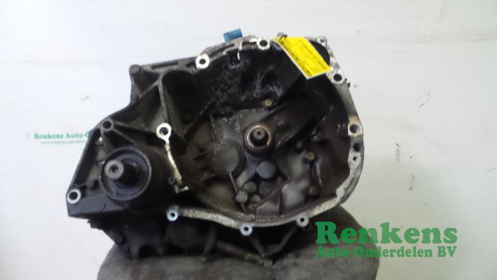 Gebruikte Versnellingsbak Renault Kangoo (KC) 1.2 Prijs € 175,00 Margeregeling aangeboden door Renkens Auto-Onderdelen B.V.