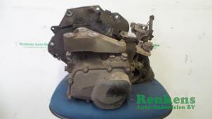 Gebruikte Versnellingsbak Opel Astra H (L48) 1.4 16V Twinport Prijs € 150,00 Margeregeling aangeboden door Renkens Auto-Onderdelen B.V.