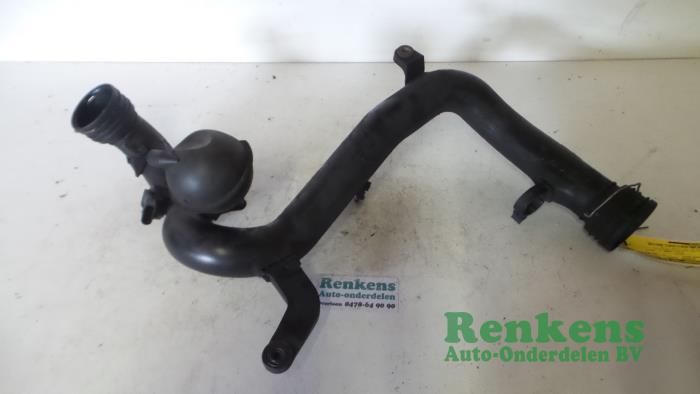 Gebruikte Intercooler Buis Volkswagen Golf V (1K1) 1.9 TDI Prijs € 50,00 Margeregeling aangeboden door Renkens Auto-Onderdelen B.V.