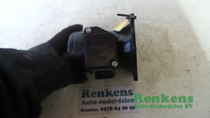 Gebruikte Luchtmassameter Volkswagen Fox (5Z) 1.2 Prijs € 20,00 Margeregeling aangeboden door Renkens Auto-Onderdelen B.V.