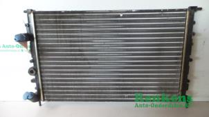 Gebruikte Radiateur Renault Scénic I (JA) 2.0 16V Prijs € 30,00 Margeregeling aangeboden door Renkens Auto-Onderdelen B.V.