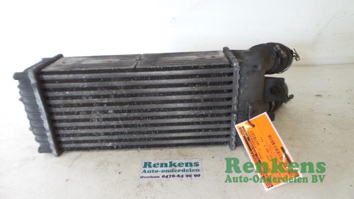 Gebruikte Intercooler Peugeot Partner 1.6 HDI 75 Prijs € 50,00 Margeregeling aangeboden door Renkens Auto-Onderdelen B.V.