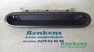 Gebruikte Display Interieur Renault Twingo (C06) 1.2 Prijs € 15,00 Margeregeling aangeboden door Renkens Auto-Onderdelen B.V.